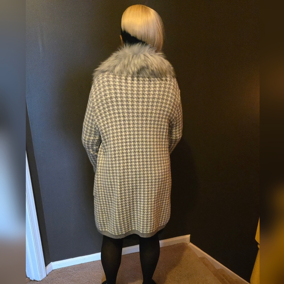 SIONI Fur collar sweater coat NWT - Picture 13 of 16